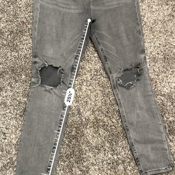 Free People black/grey wash jeans size 31 wholes in knees - Picture 9 of 9
